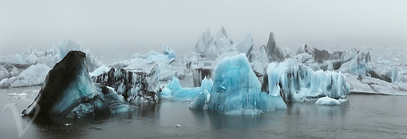 _D3X8303-panoicebergs-stretch2